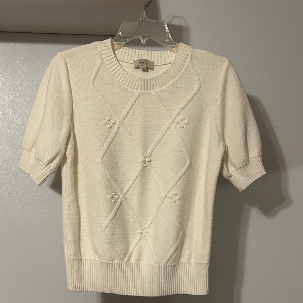 LOFT, size M, Soft Ivory Diamond Textured 100% cotton Knit Top.